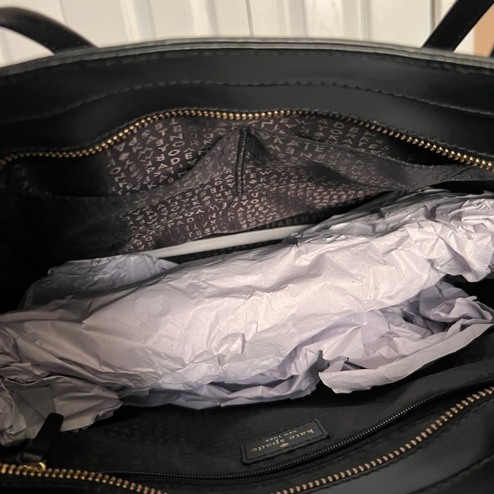 Classic Kate Spade Sawyer Bag - Picture 2 of 4
